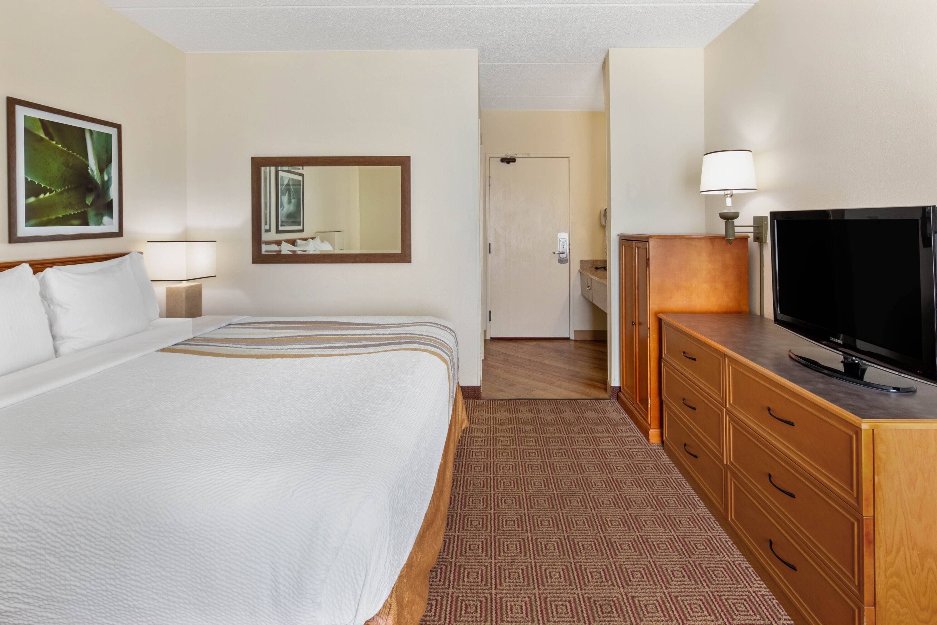 La Quinta Inn & Suites by Wyndham Sawgrass