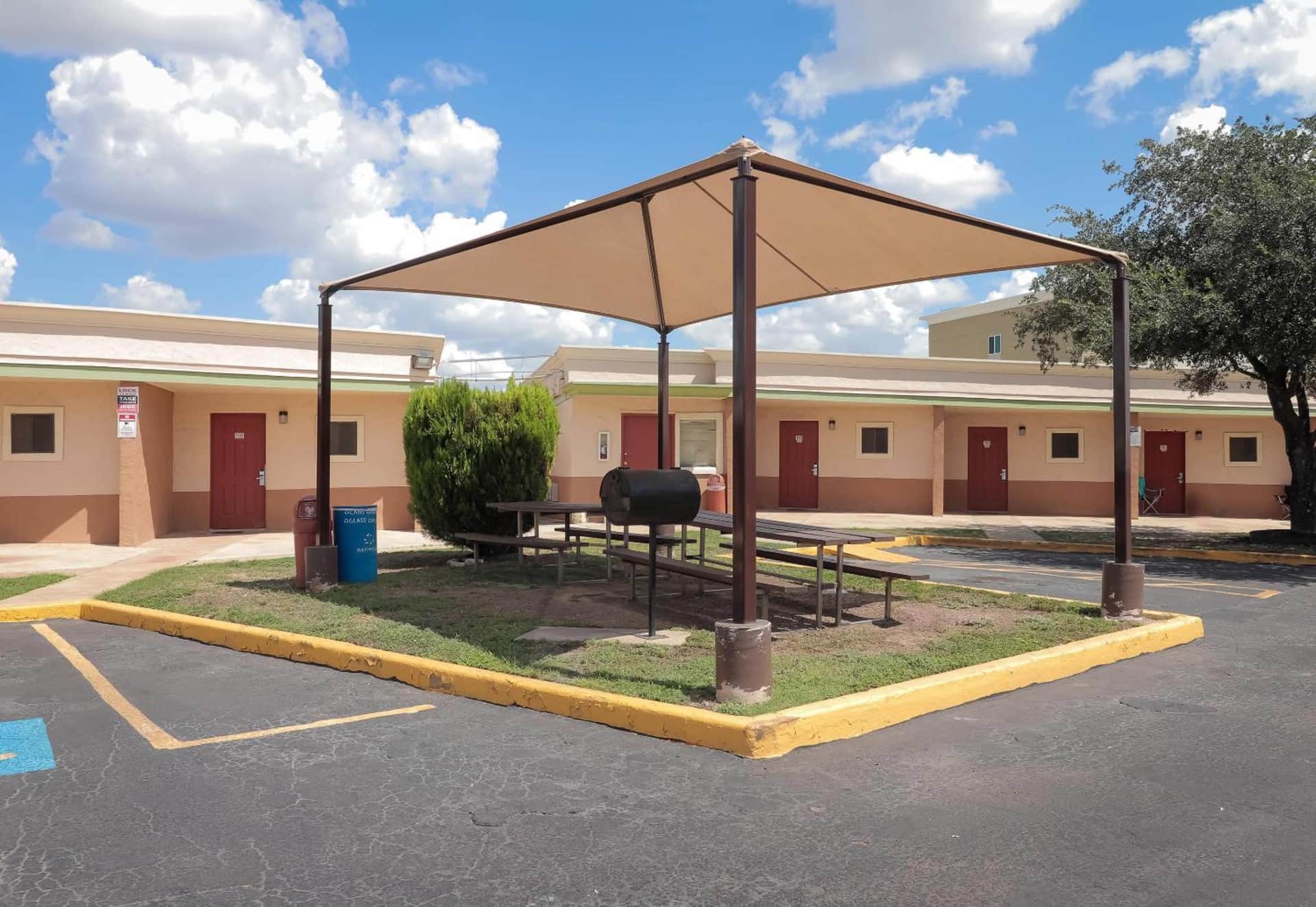 Rodeway Inn San Antonio Lackland AFB - SeaWorld