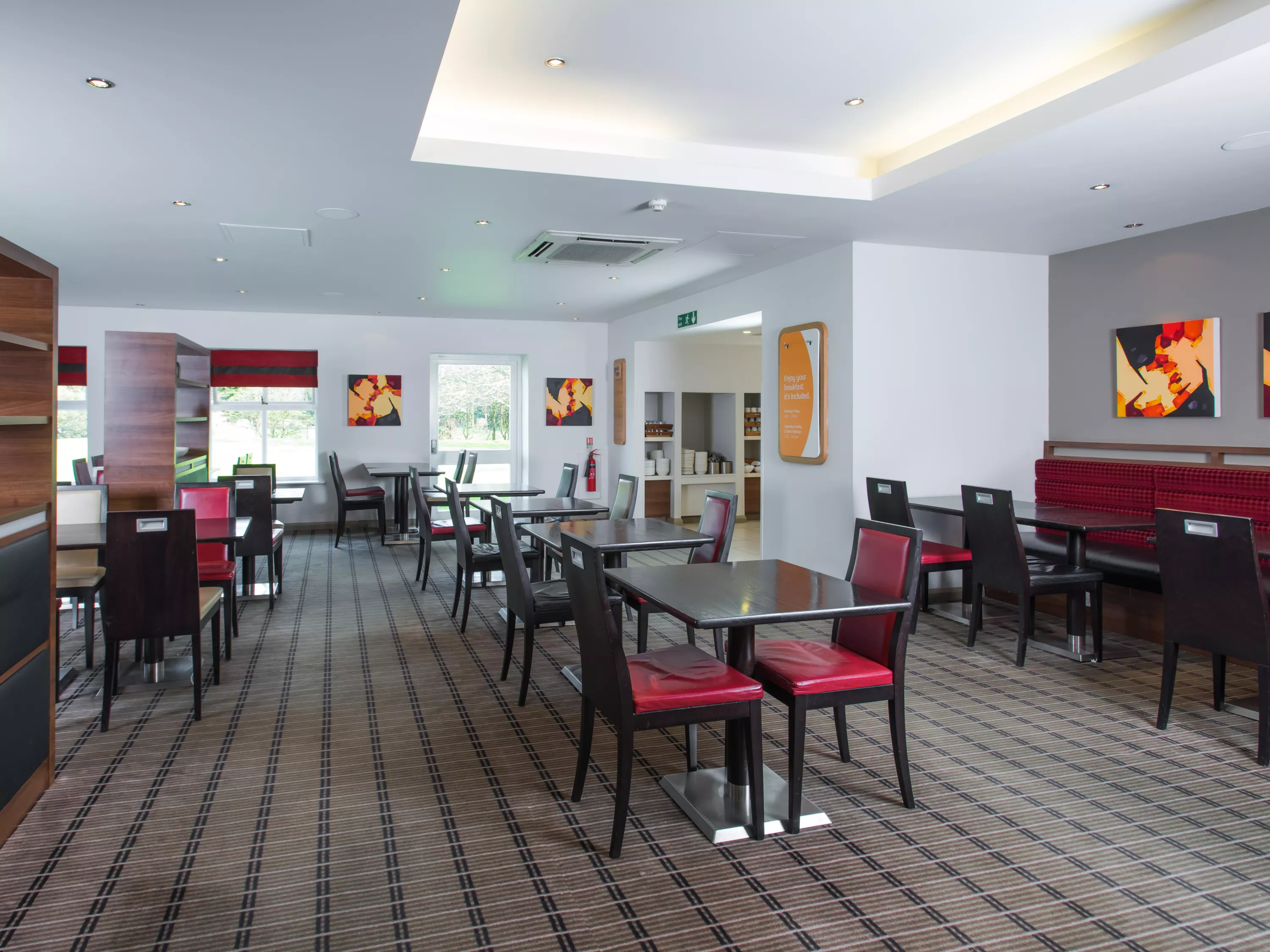 Holiday Inn Express Warwick - Stratford-upon-Avon by IHG