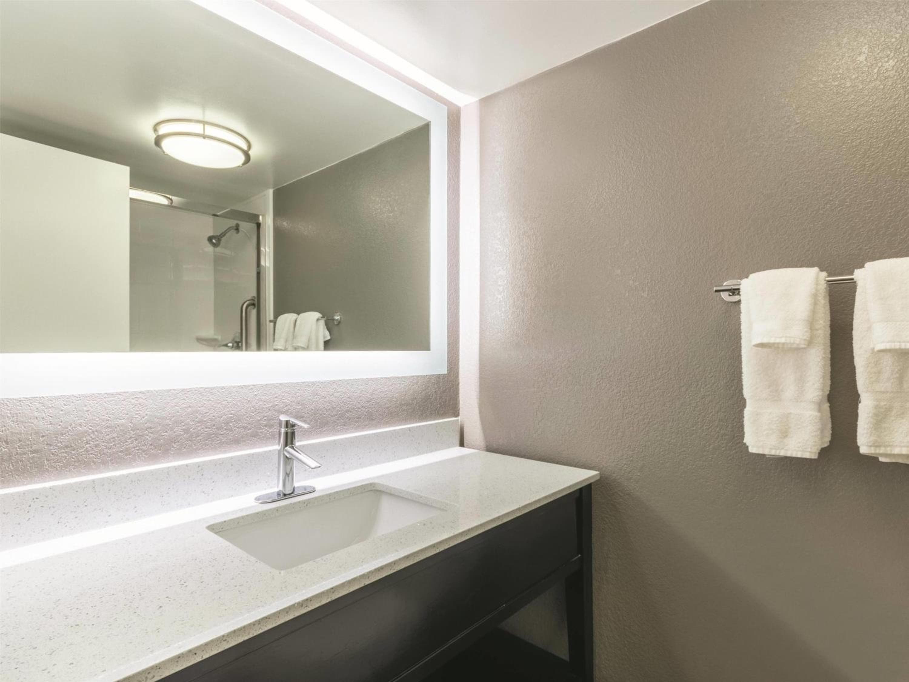 La Quinta Inn & Suites by Wyndham Virginia Beach