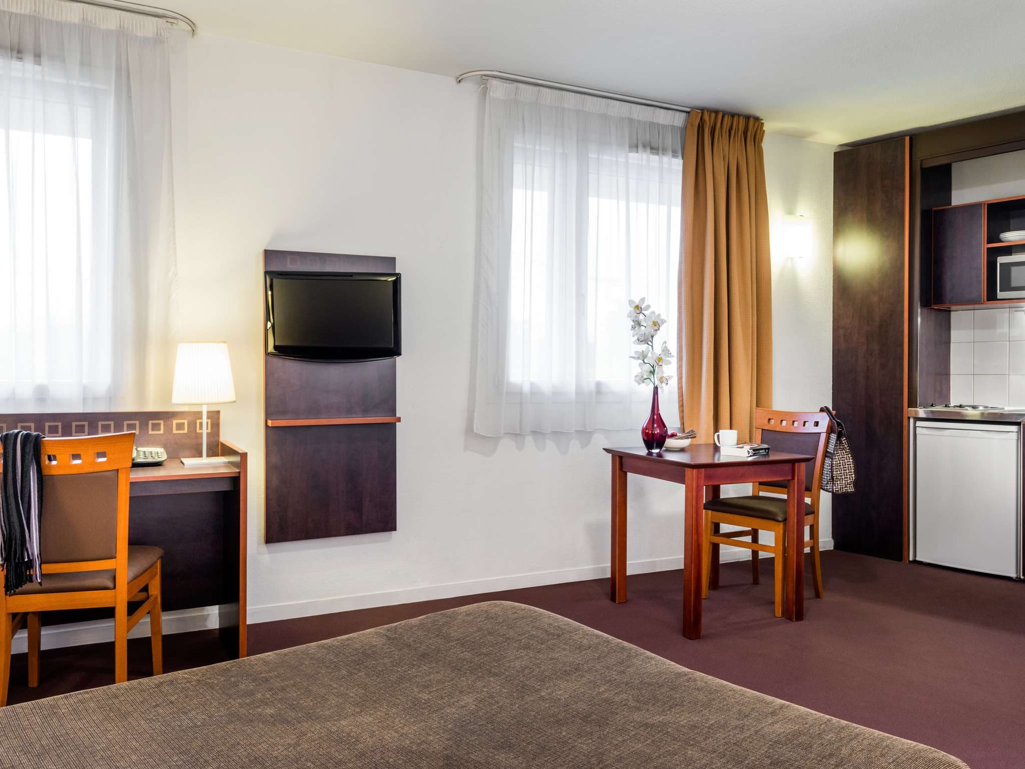 Adagio Access Paris Porte de Charenton Aparthotel