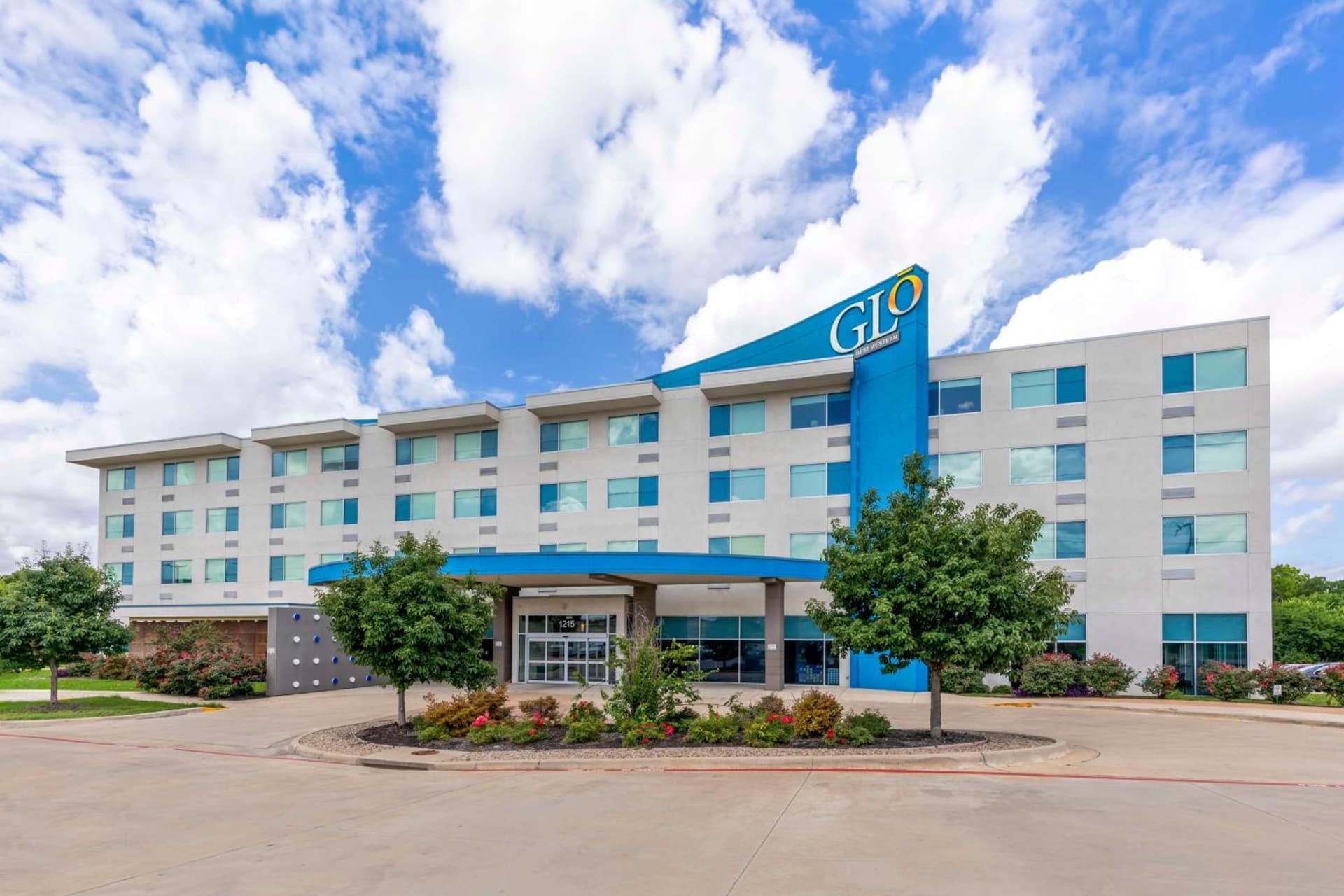 GLō Best Western Dallas South DeSoto