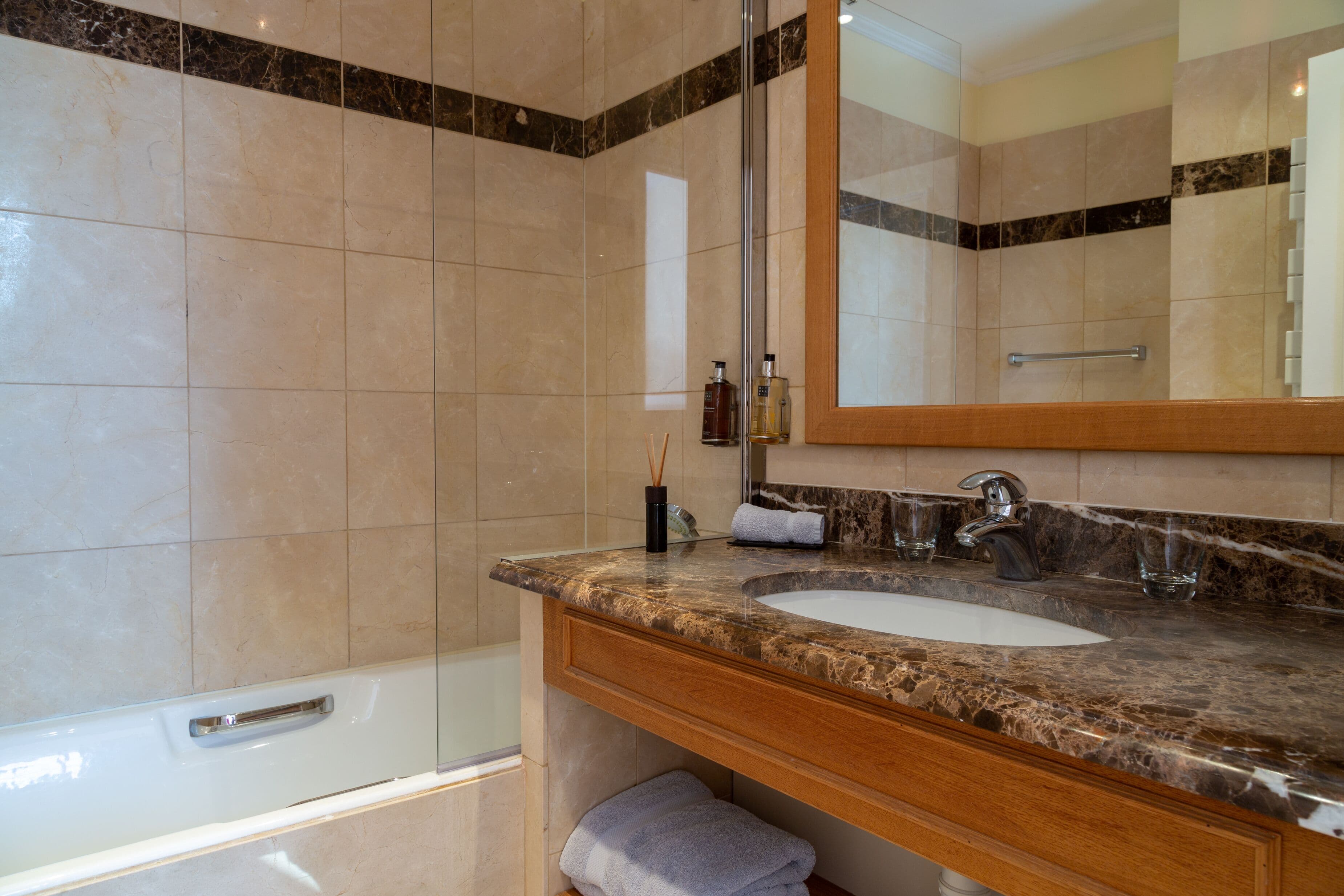 Hotel Saint Laurent, The Originals Relais