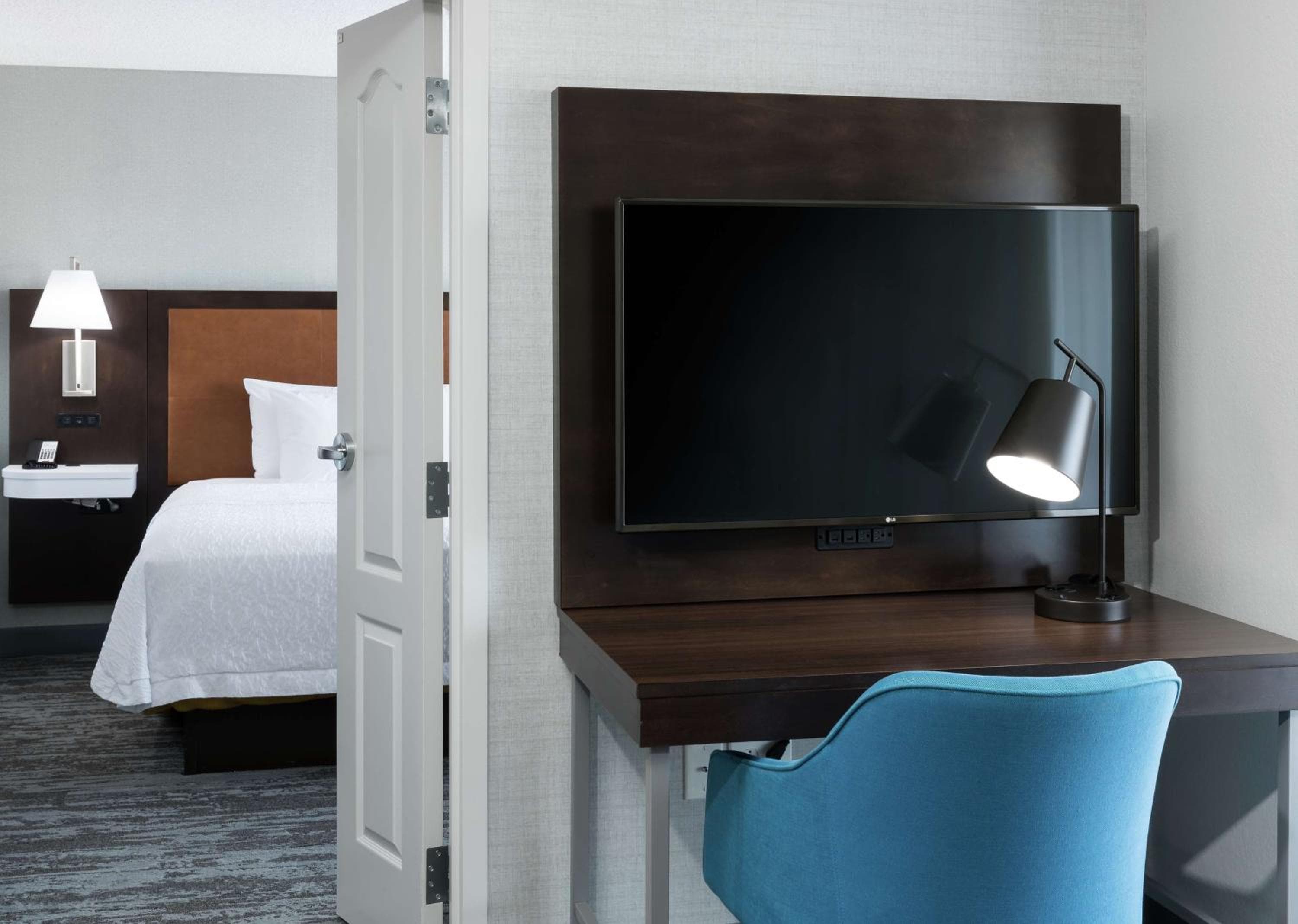 Hampton Inn & Suites Memphis at Beale Street