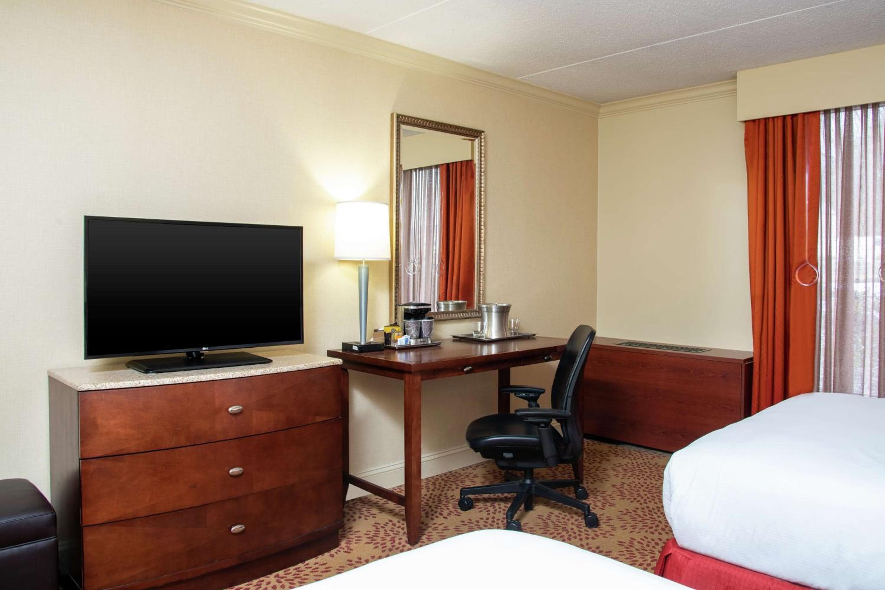 DoubleTree by Hilton Hotel Grand Rapids Airport