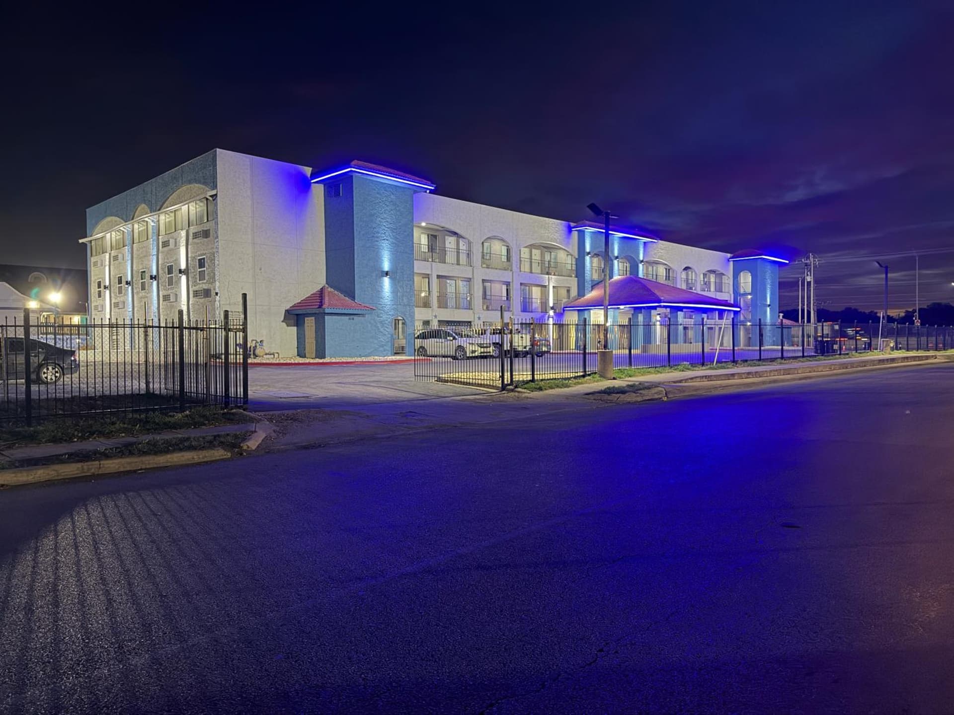 Hallmark Inn & Suites Newly Renovated Rooms San Antonio Northeast