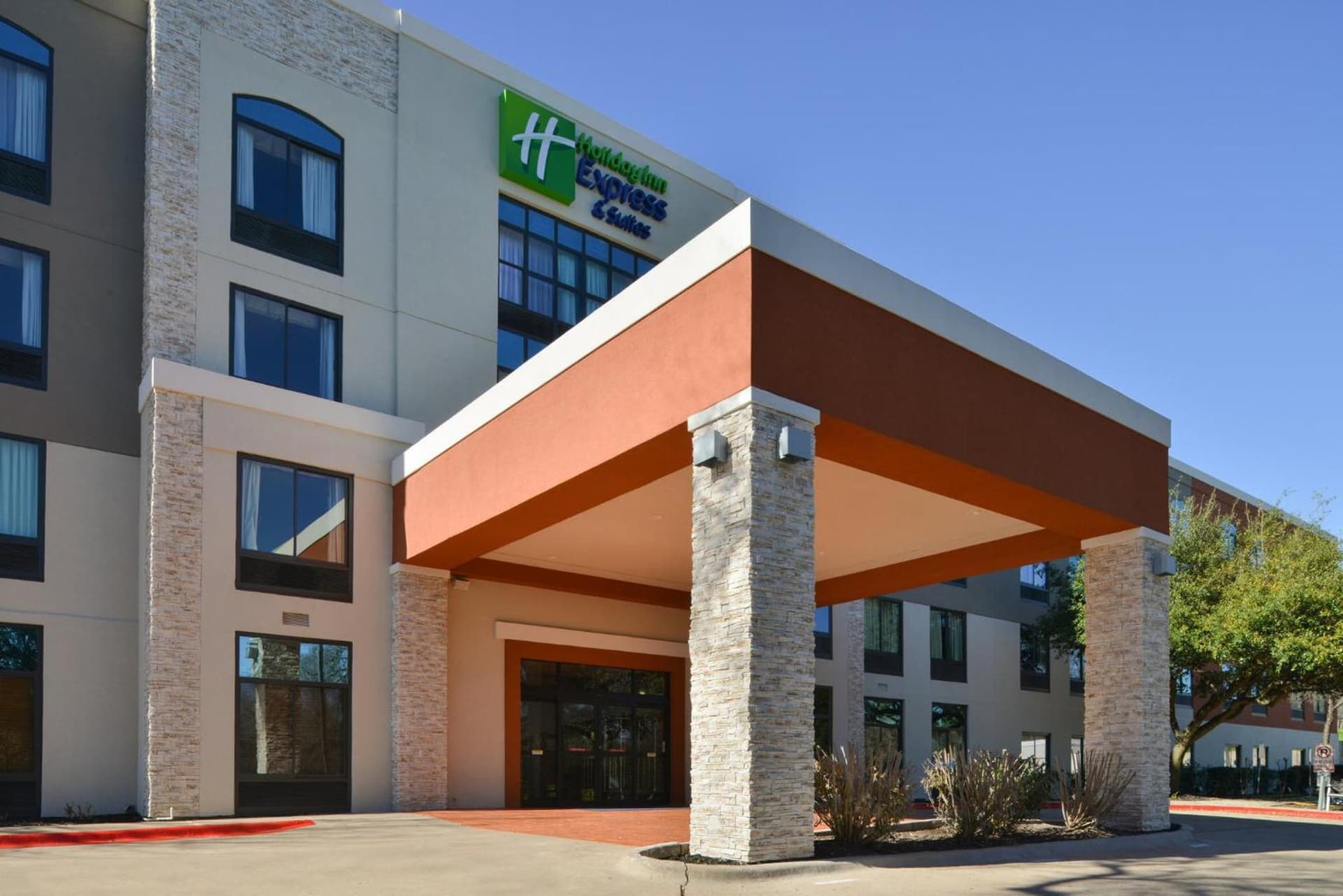 Holiday Inn Express & Suites Austin North Central by IHG