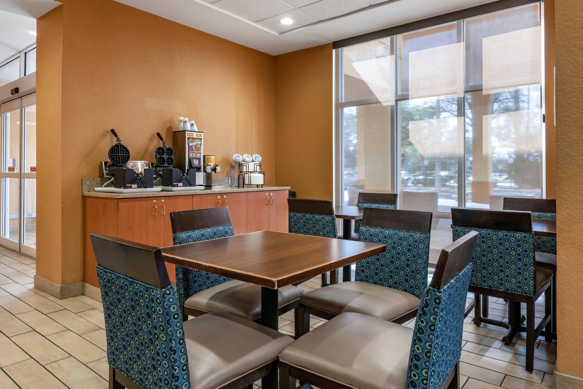 Comfort Inn & Suites Orlando North
