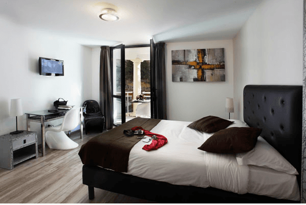 Adonis Adriana Carry le Rouet