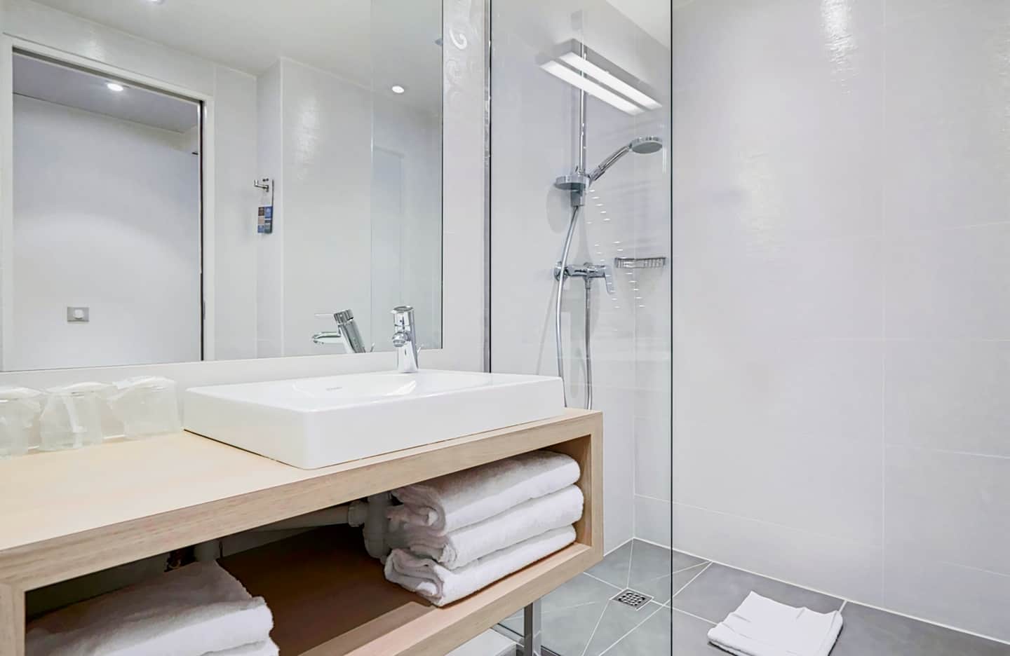 Kyriad Paris 18 - Porte de Clignancourt - Montmartre