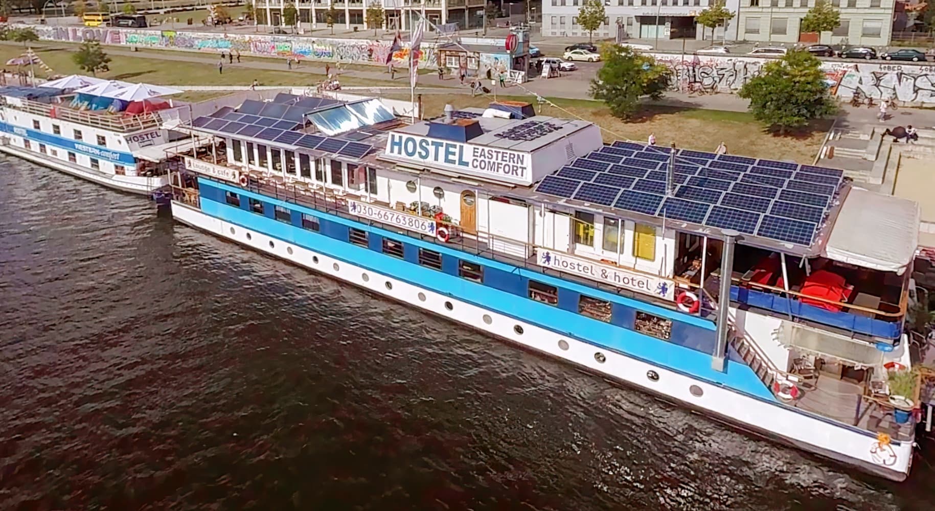 Eastern Comfort Hostel & Hotel Boat