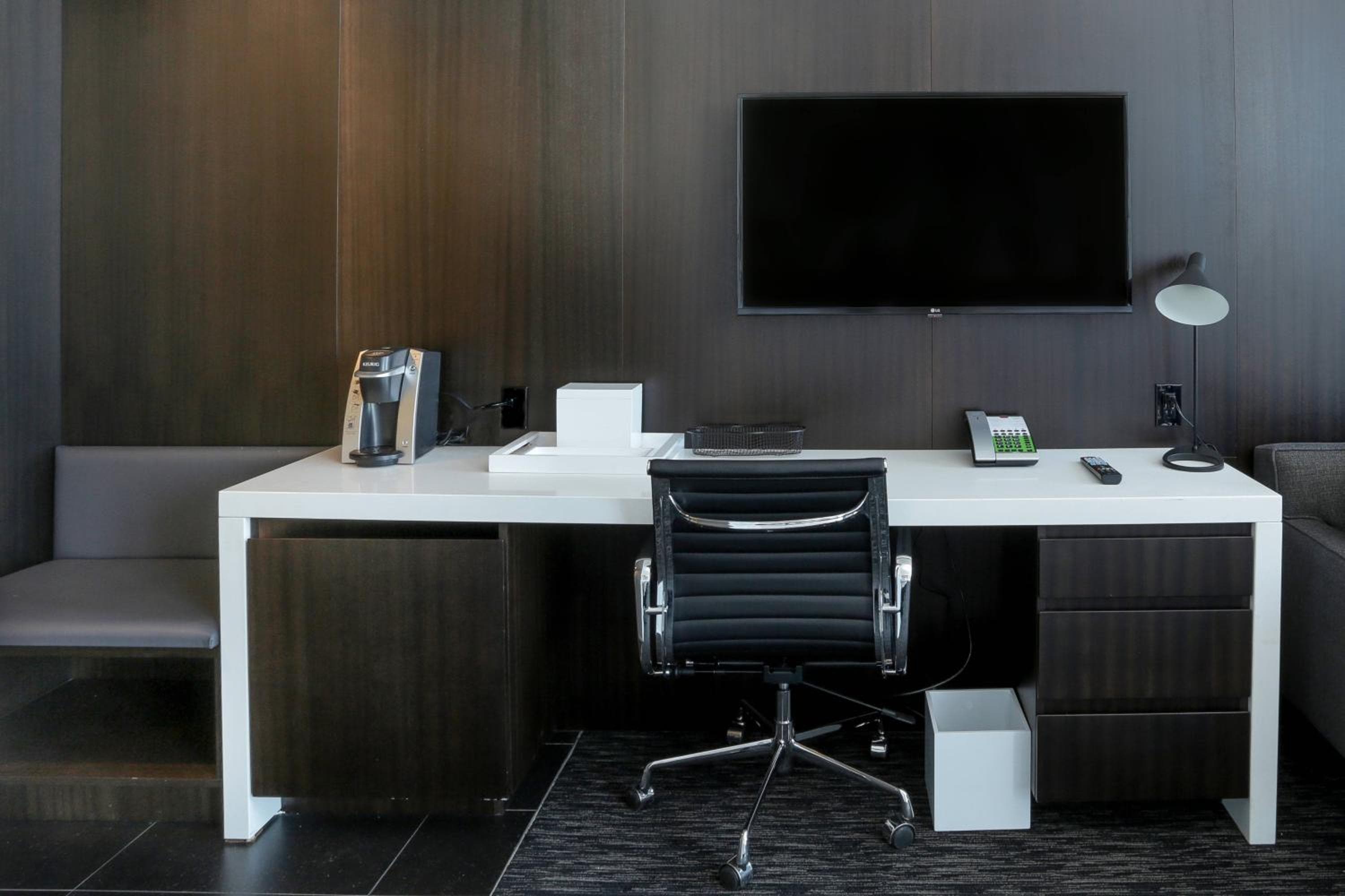 Courtyard Long Island City/New York Manhattan View