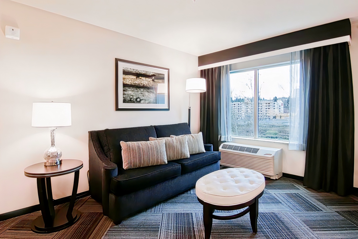 Hampton Inn and Suites Bellevue Downtown Seattle